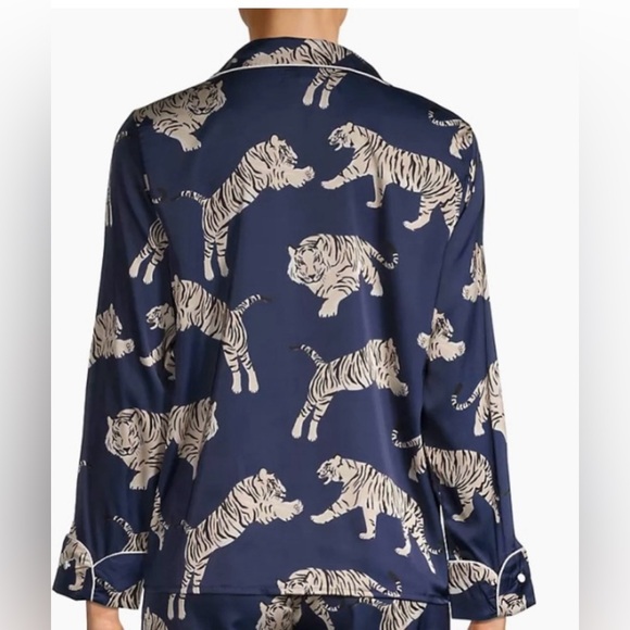 Averie Lion print pajama long sleeve button up top (Top only) size M color Blue - Picture 4 of 12